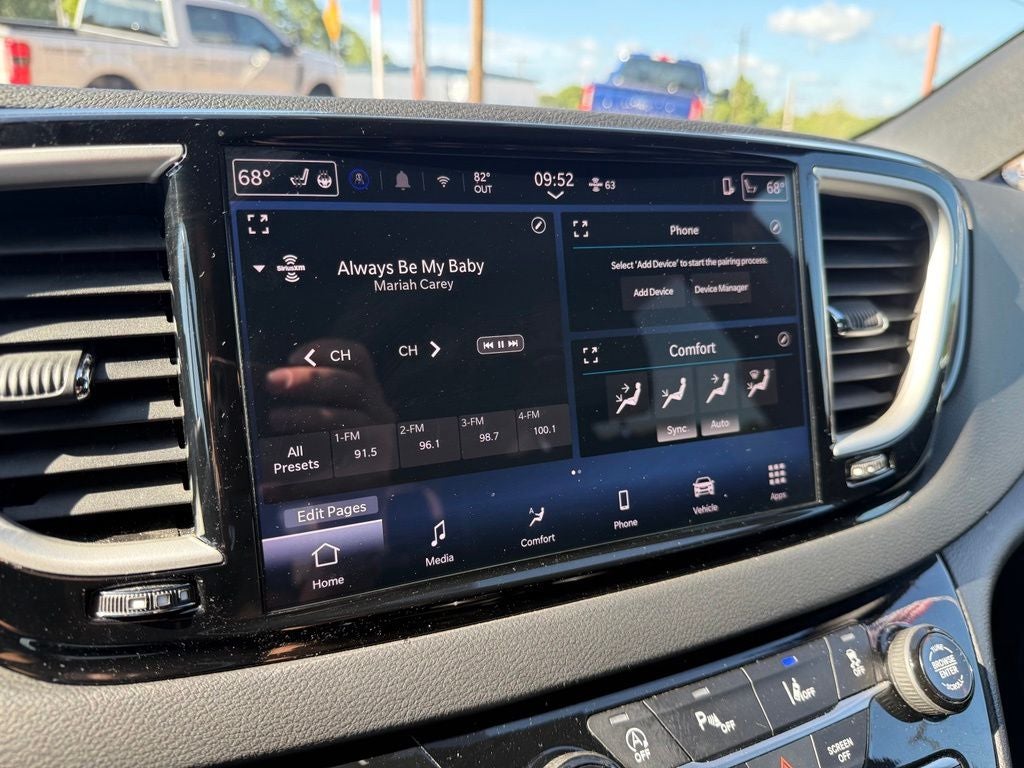 2025 Chrysler Pacifica Select