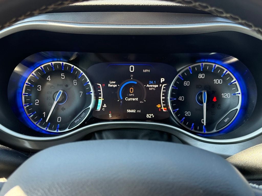 2025 Chrysler Pacifica Select