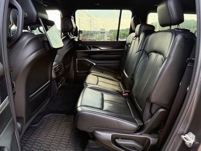 2023 Jeep Wagoneer Base