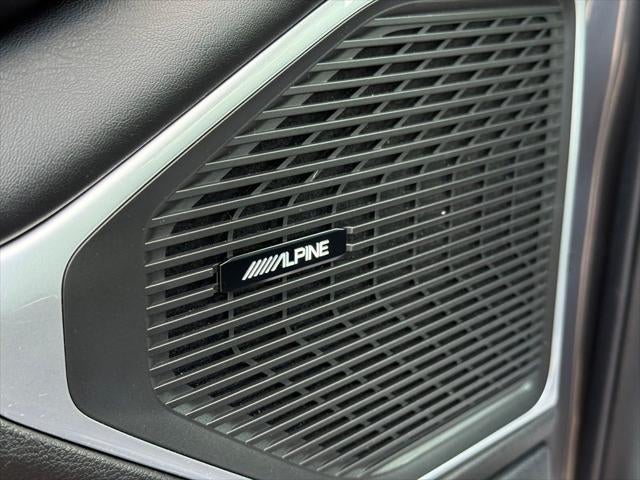 2023 Jeep Wagoneer Base