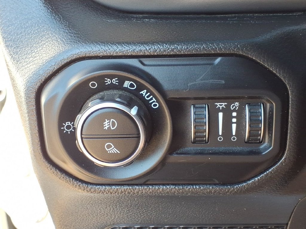 2022 Jeep Gladiator Sport