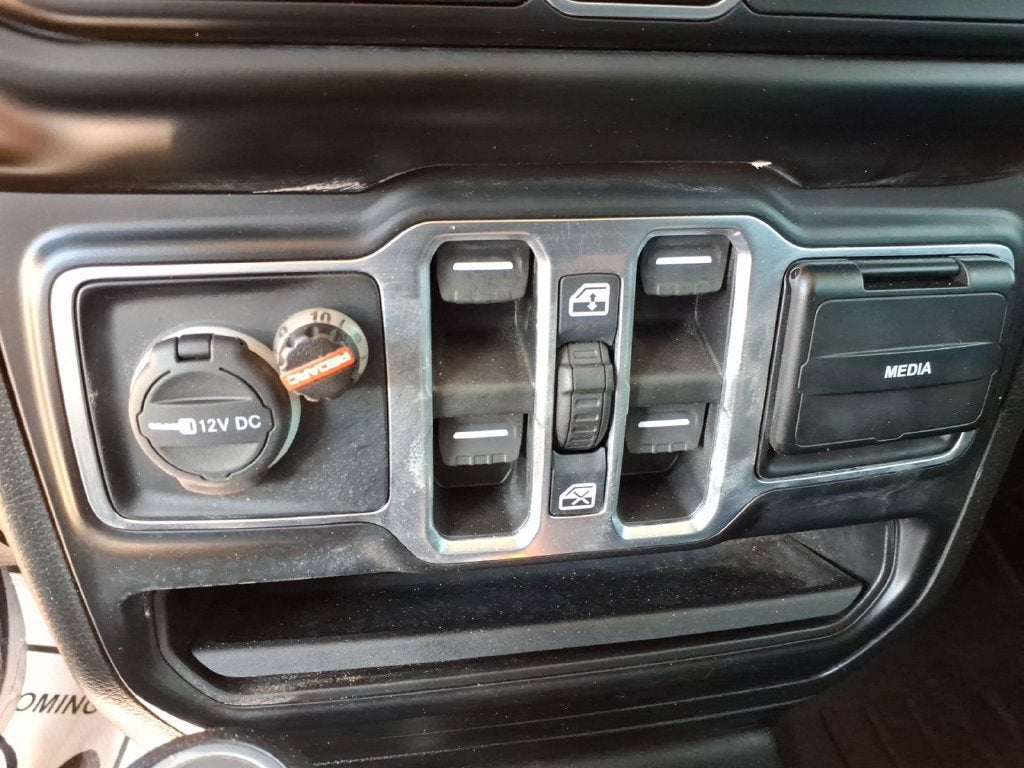 2022 Jeep Gladiator Sport