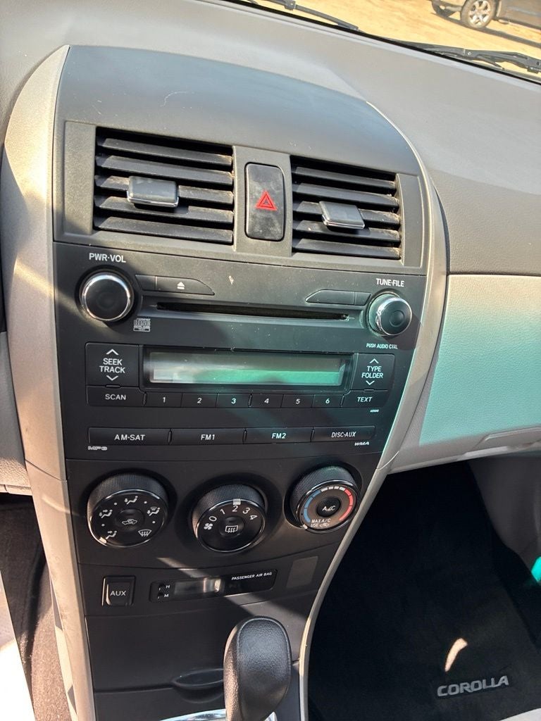 2010 Toyota COROLLA LE
