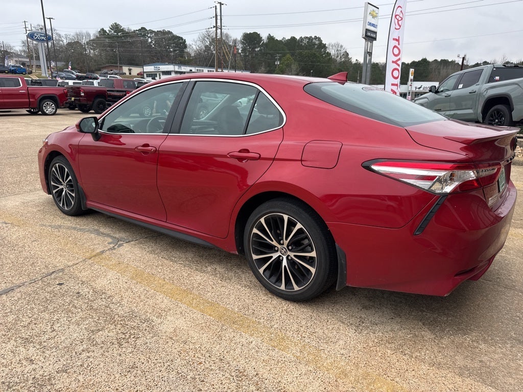 2020 Toyota Camry SE