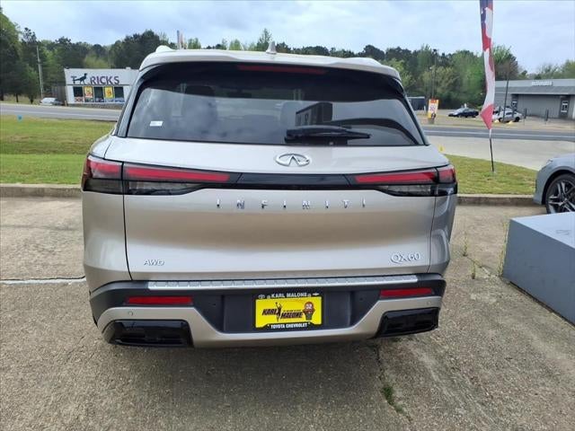 2023 INFINITI QX60 LUXE