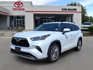 2022 Toyota Highlander Platinum