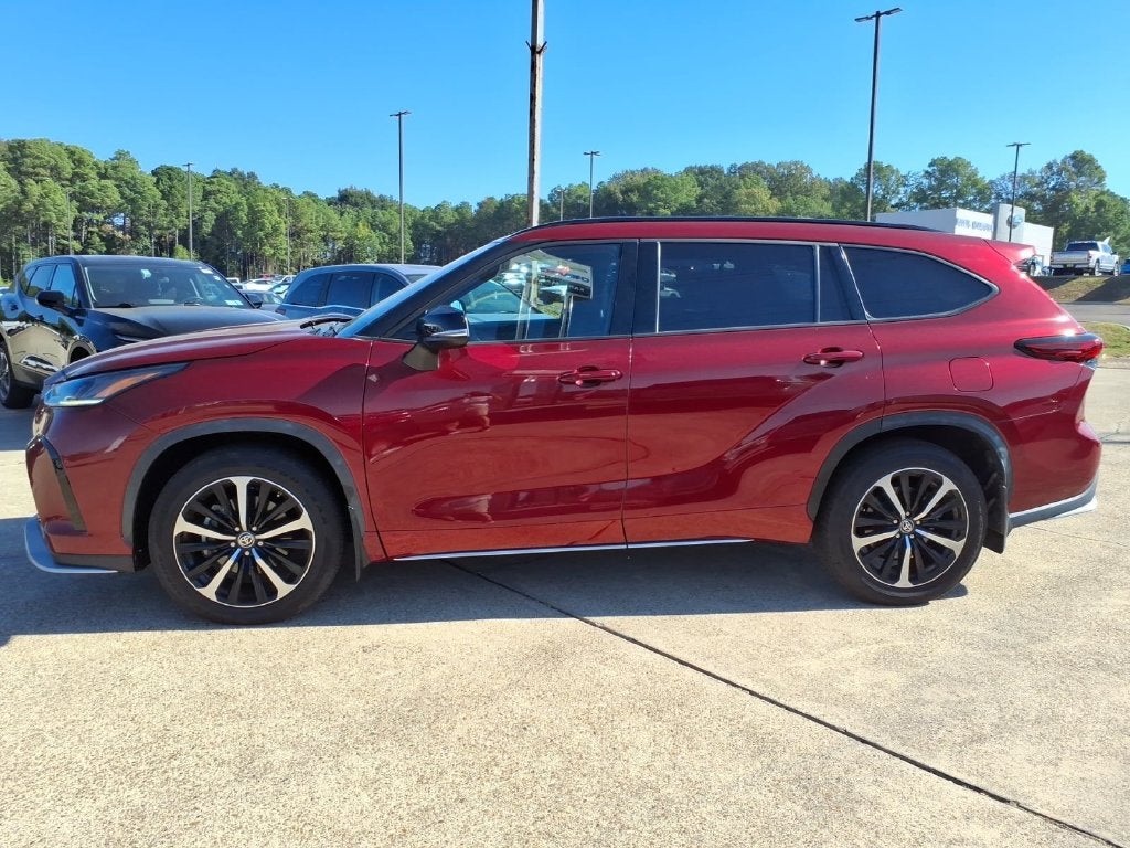 2022 Toyota Highlander XSE