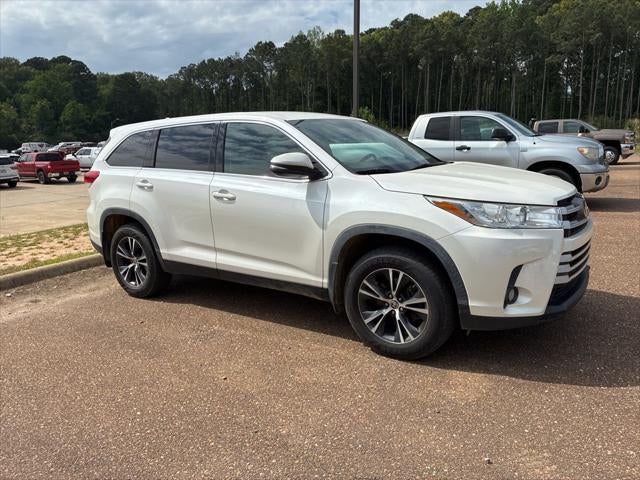 2019 Toyota HIGHLANDER LE Plus