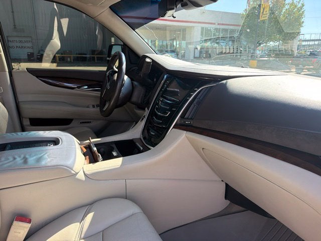 2017 Cadillac Escalade ESV Luxury