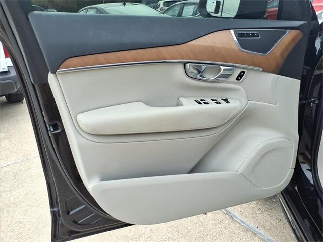 2021 Volvo XC90 T5 Momentum