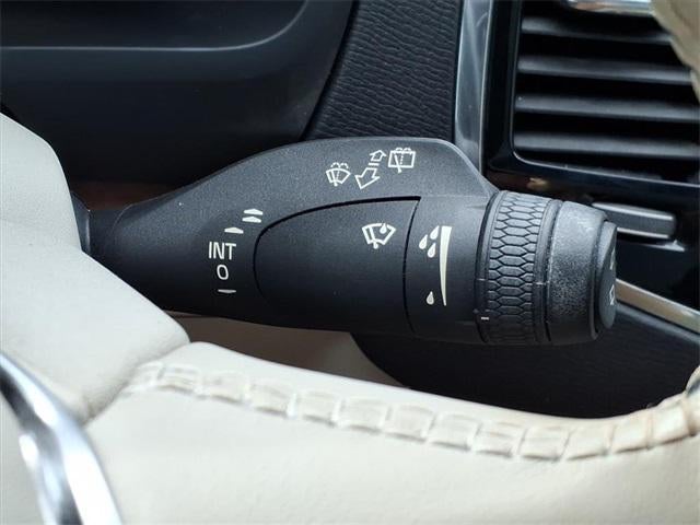 2021 Volvo XC90 T5 Momentum